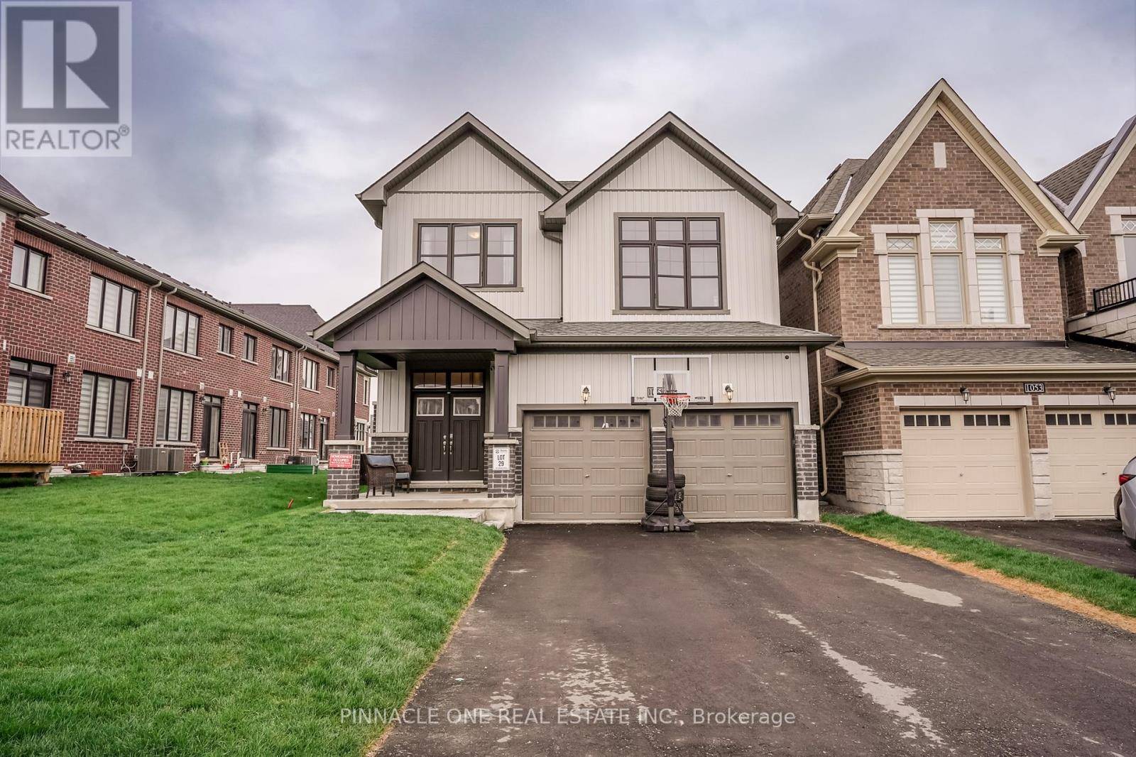 Oshawa (kedron), ON L1L0V5,1057 SUDDARD AVENUE