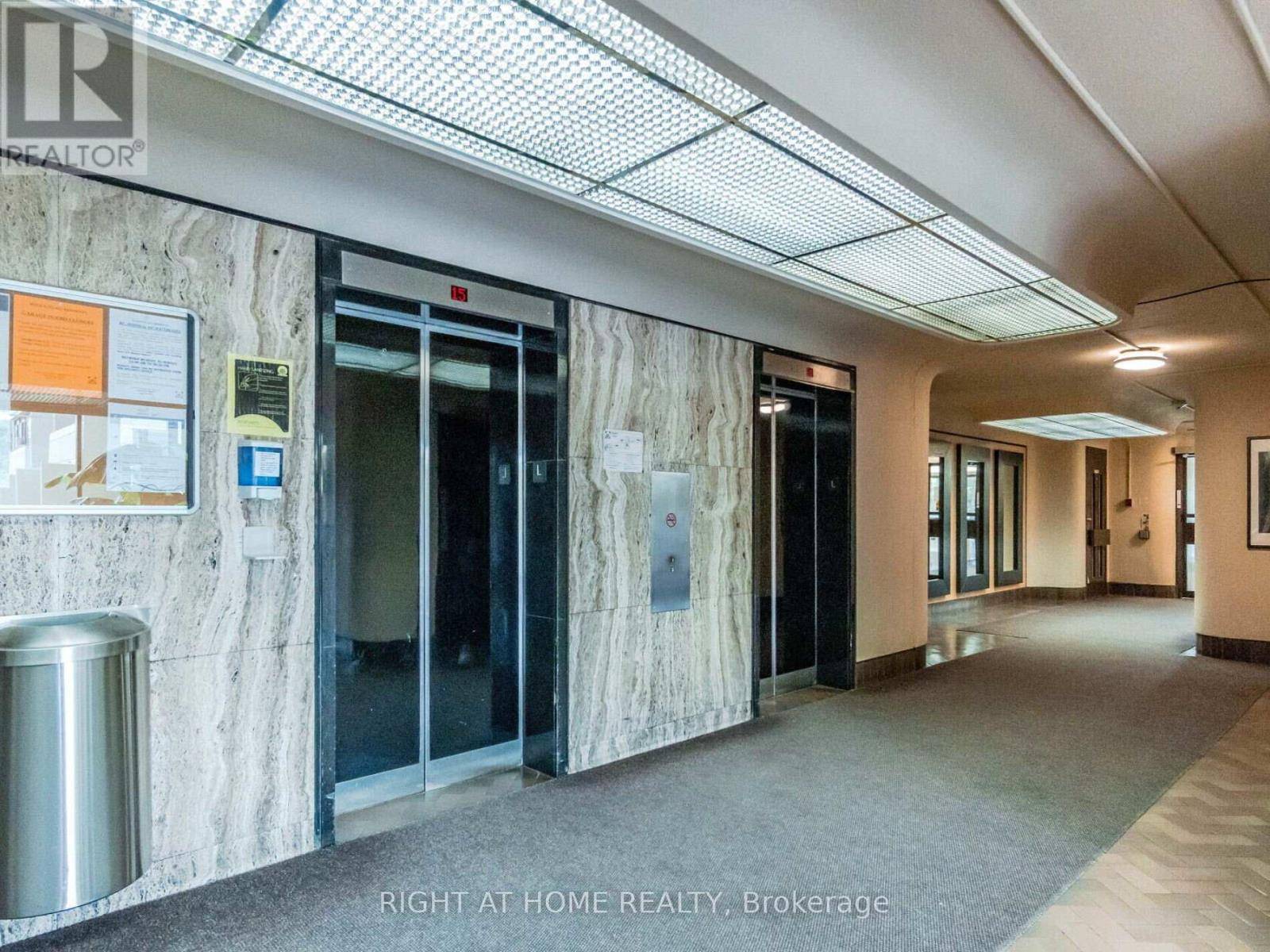 Toronto (crescent Town), ON M4C5L4,1 Massey SQ #1208