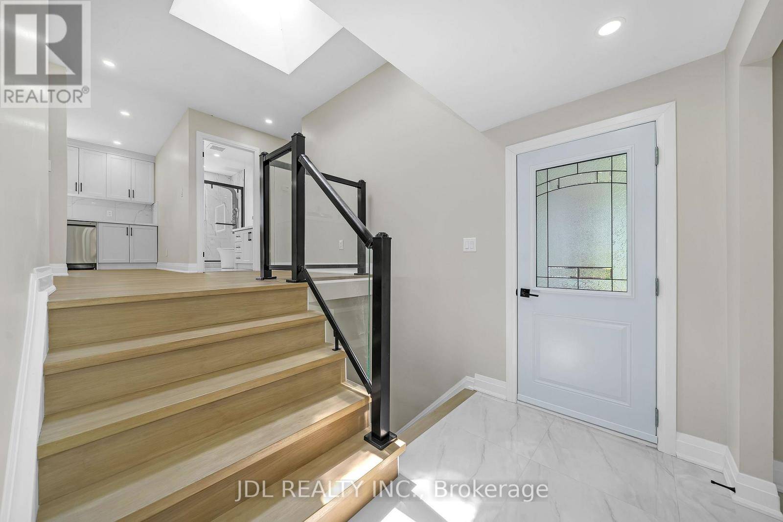 Whitby (lynde Creek), ON L1N5V9,110 MICHAEL BOULEVARD