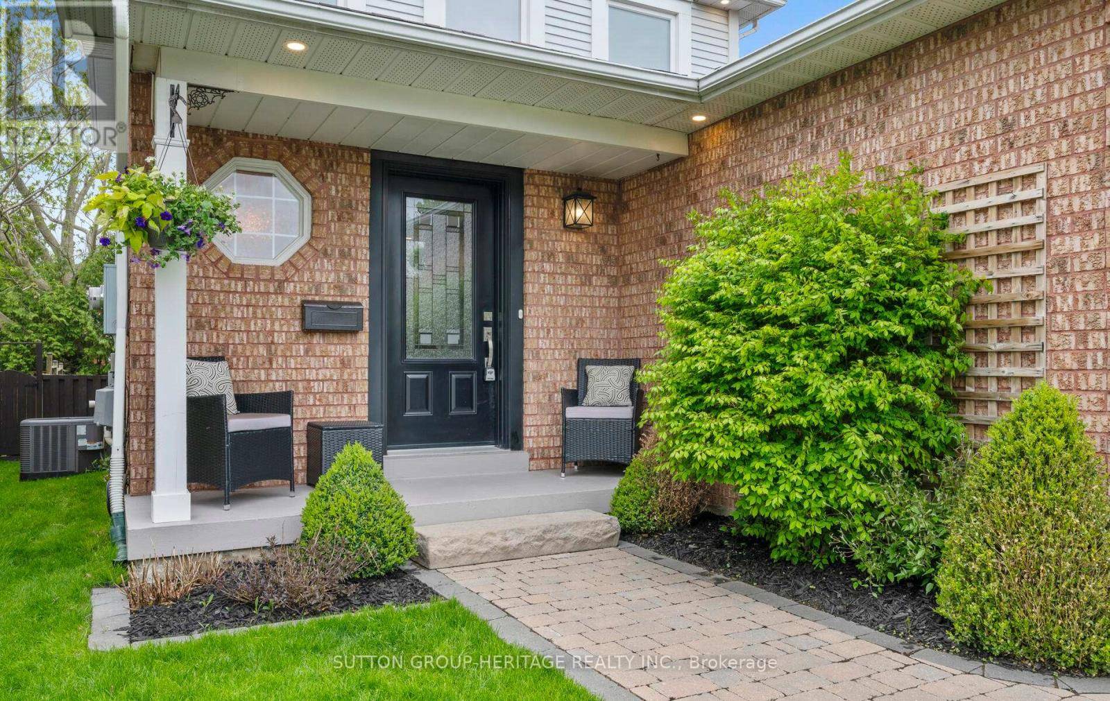 Clarington (courtice), ON L1E2H6,121 POOLTON CRESCENT