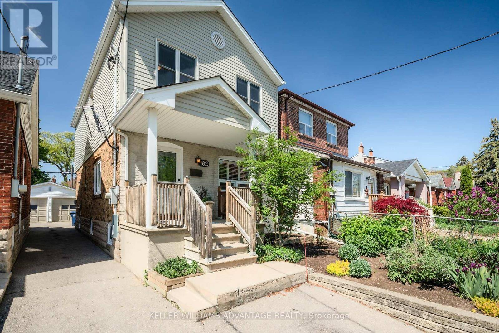 Toronto (danforth Village-east York), ON M4J1Z2,182 SAMMON AVENUE