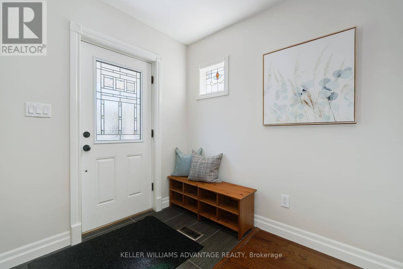 Toronto (danforth Village-east York), ON M4J1Z2,182 SAMMON AVENUE