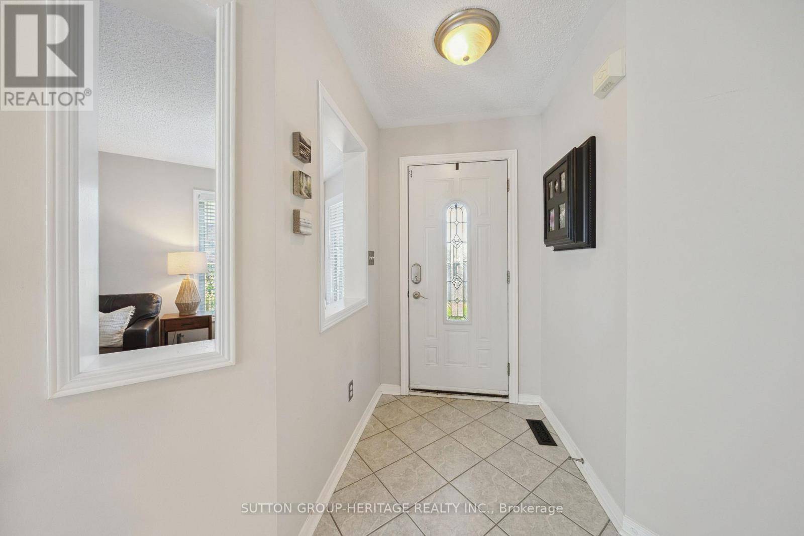 Clarington (courtice), ON L1E3B3,115 DAISEYFIELD AVENUE