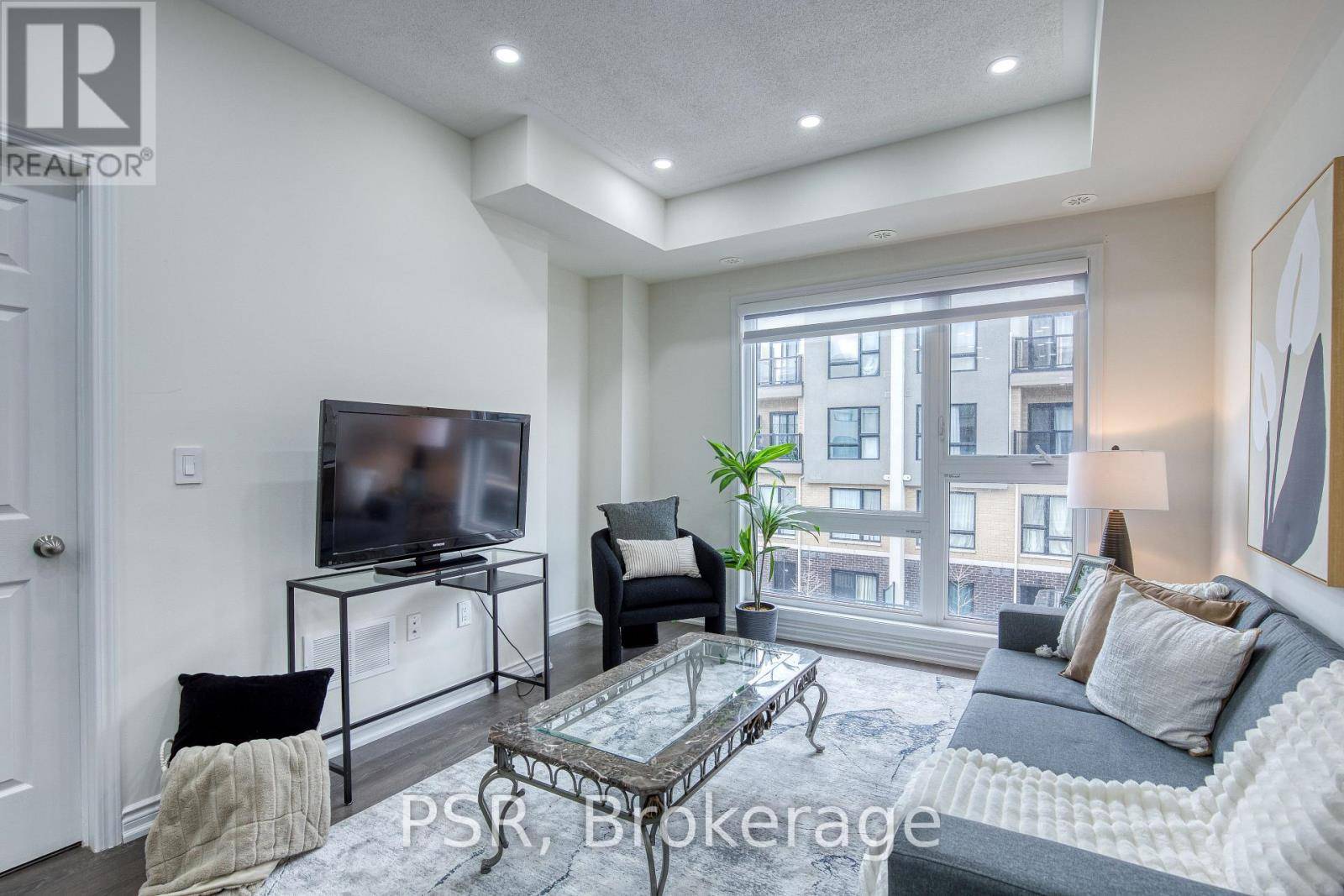 Toronto (rouge), ON M1B0E4,500 Kingbird GRV #345