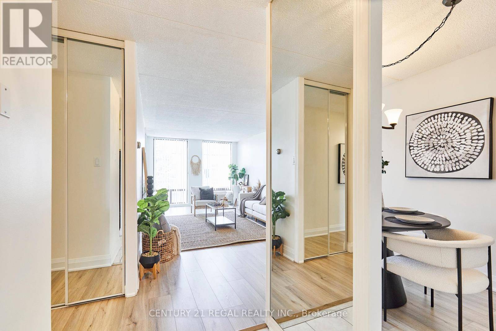 Pickering (town Centre), ON L1V3W2,1535 Diefenbaker CT #408