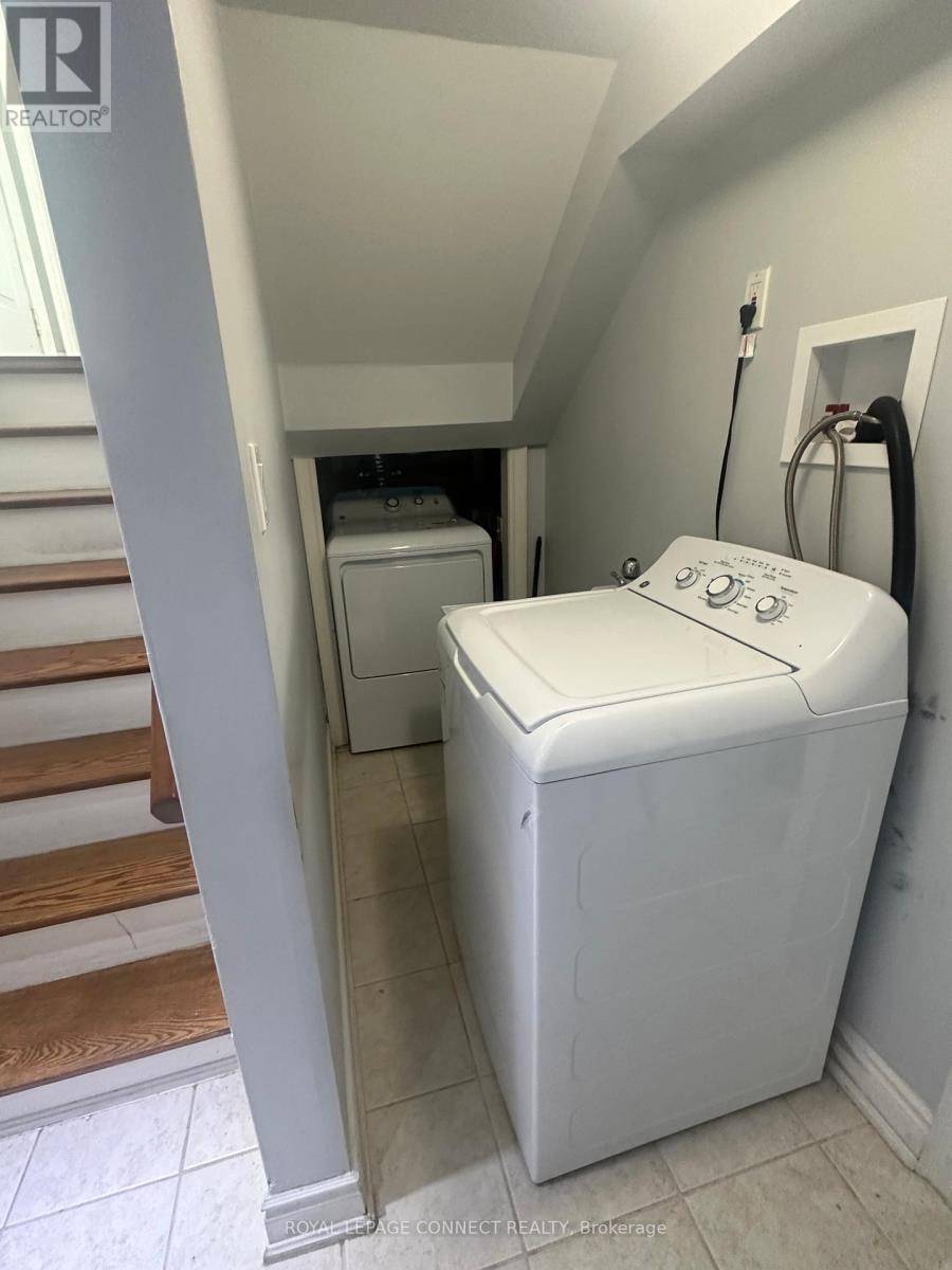 Toronto (woburn), ON M1G1Y5,99 Janray DR #Lower