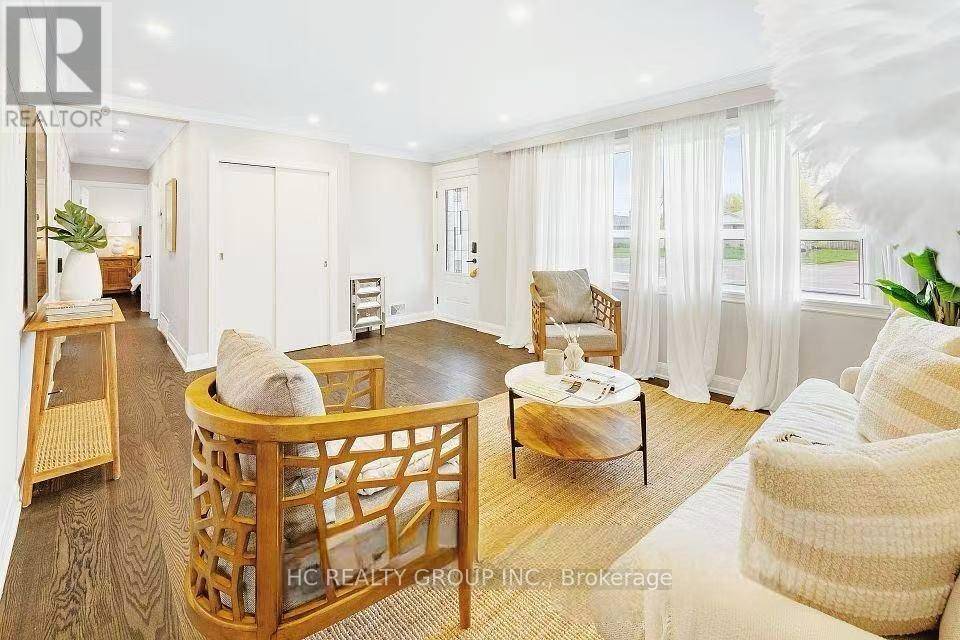 Toronto (wexford-maryvale), ON M1R3G8,7 IVANHOE COURT
