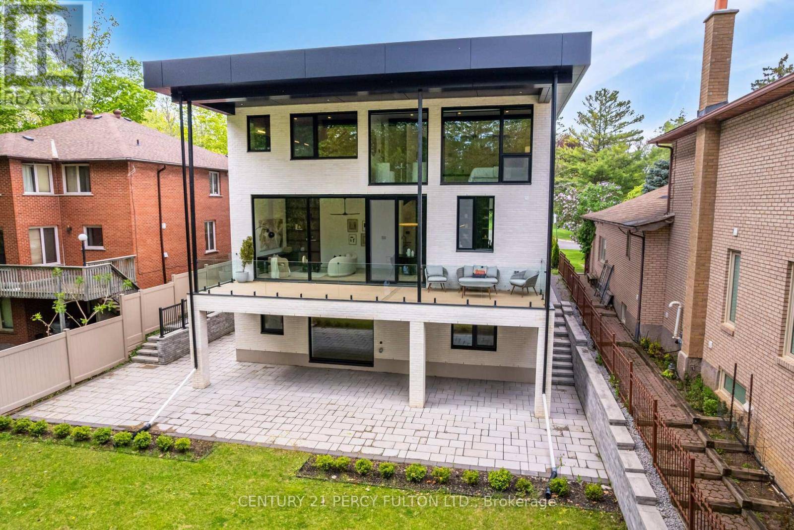 Toronto (highland Creek), ON M1C3L1,10 HAIDA COURT