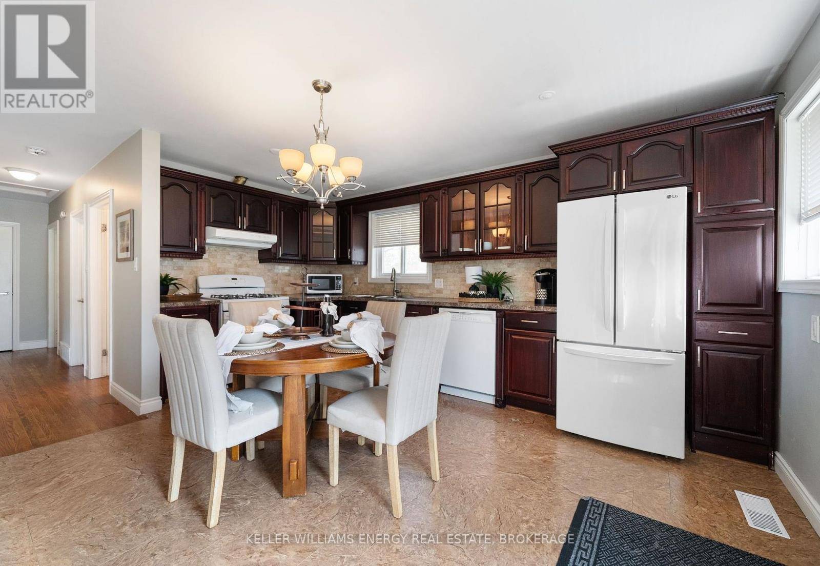 Oshawa (donevan), ON L1H6T4,121 HARMONY ROAD S