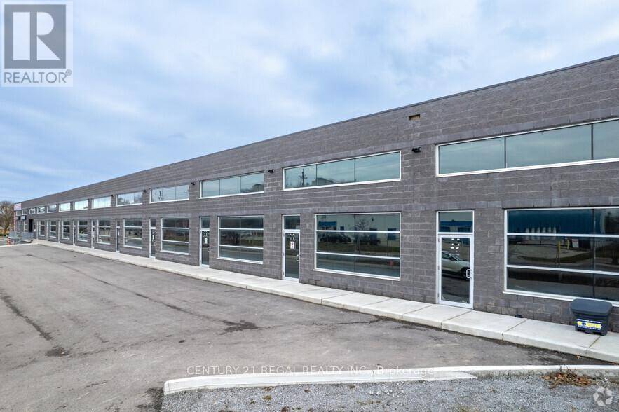 Toronto (clairlea-birchmount), ON M1P2H1,1550 Birchmount RD #118+120