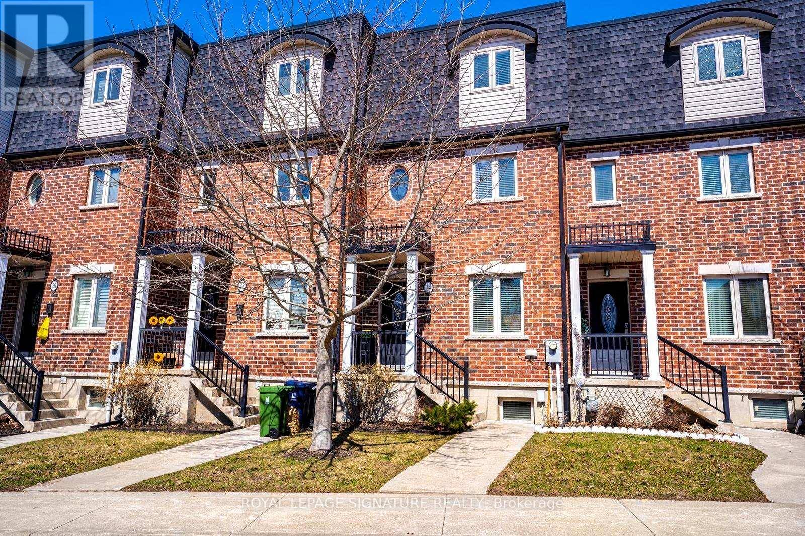 Toronto (oakridge), ON M1L0H1,24 COVENTRY STREET