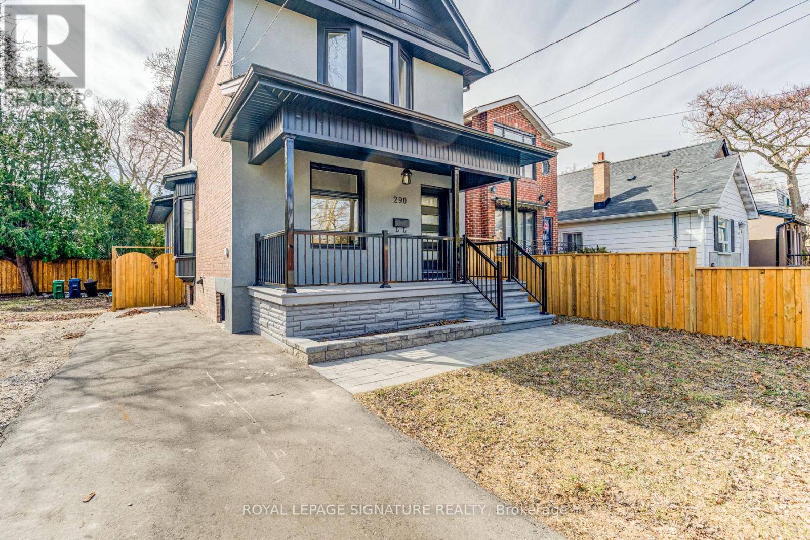 Toronto (woodbine-lumsden), ON M4C4W7,290 CHISHOLM AVENUE