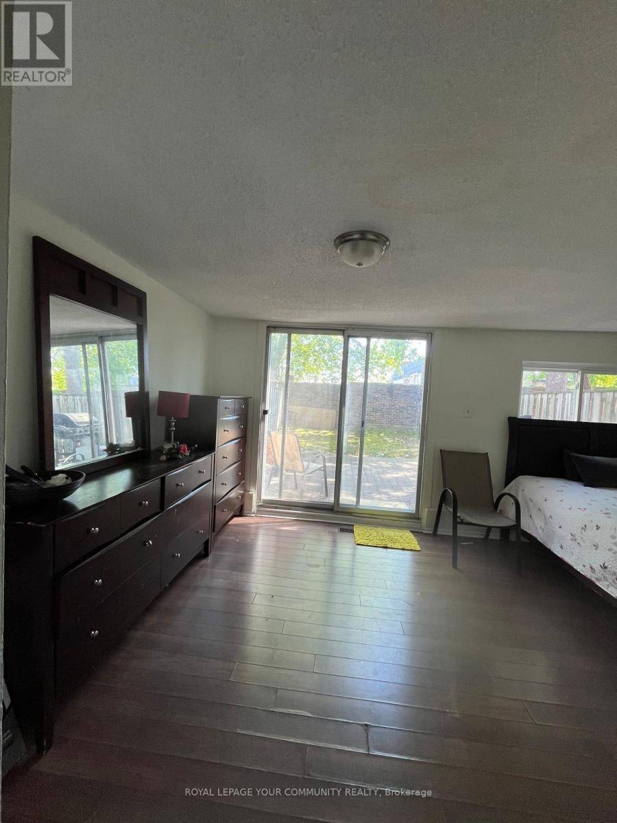 Toronto (west Hill), ON M1E3V7,443 Manse RD #7