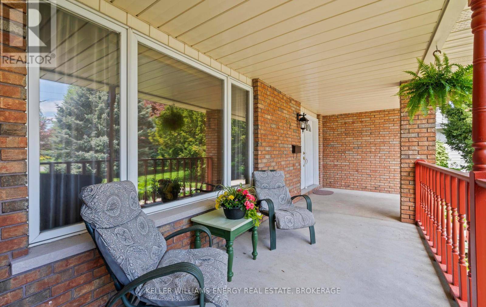 Clarington (courtice), ON L1E1N1,82 VARCOE ROAD