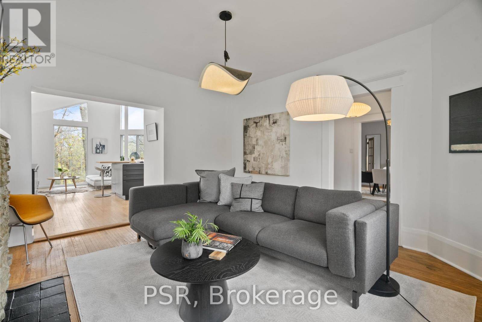 Toronto (the Beaches), ON M4E3N4,89 KINGSWOOD ROAD
