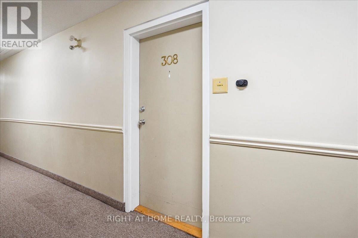 Clarington (bowmanville), ON L1C5J7,83 Aspen Springs DR #308