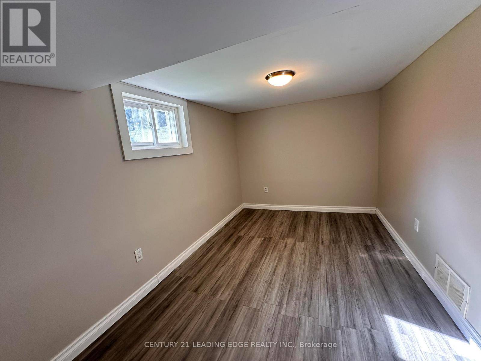 Whitby (blue Grass Meadows), ON L1N3R1,92 Thickson RD North #BSMT