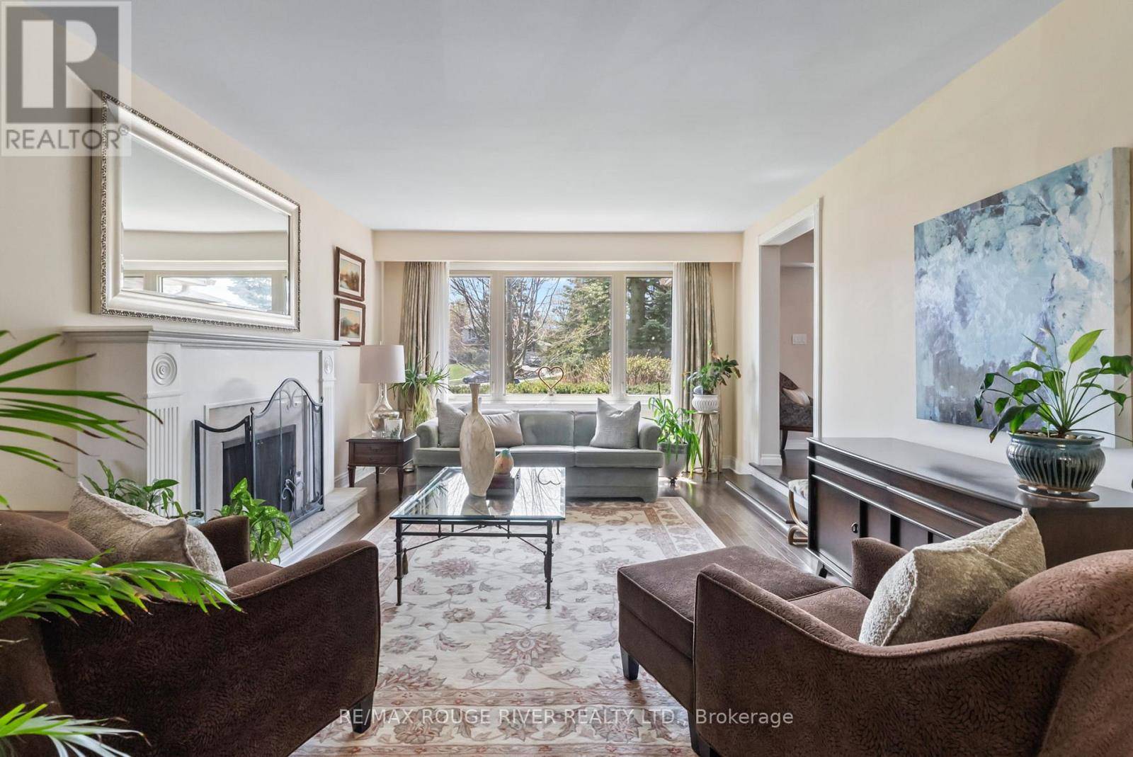 Whitby (downtown Whitby), ON L1N1H4,108 ORCHARD COURT