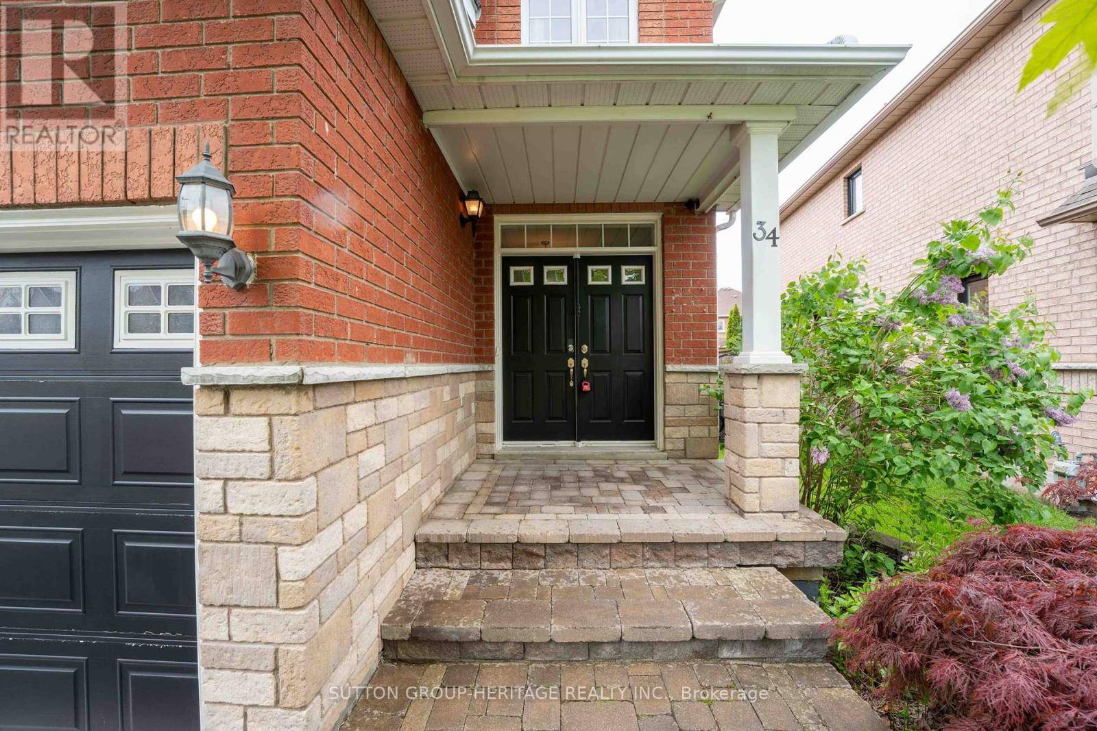 Whitby (williamsburg), ON L1P1W6,34 BALL CRESCENT