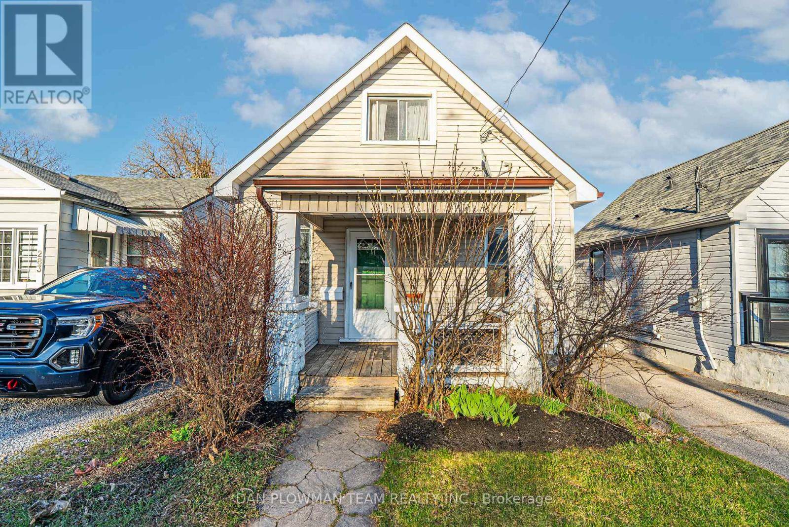 Oshawa (vanier), ON L1J4A9,287 NASSAU STREET