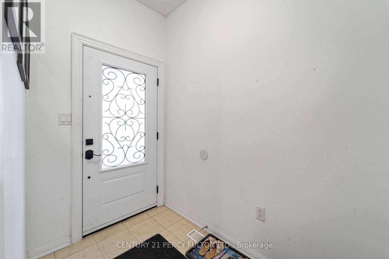 Toronto (rouge), ON M1X1Y2,100 Hummingbird DR #Basement