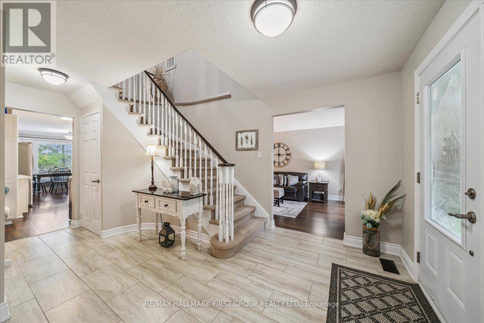 Clarington (newcastle), ON L1B1G3,50 LILLIAN CRESCENT