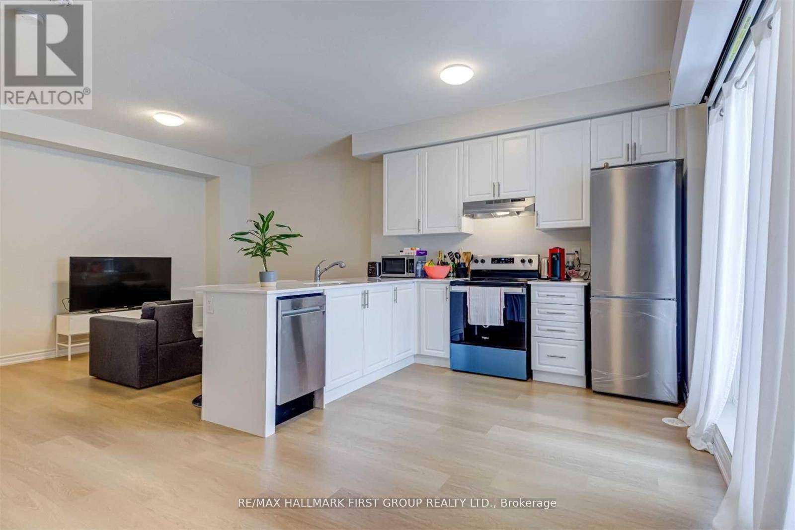 Oshawa (central), ON L1H0B2,470 BERESFORD PATH