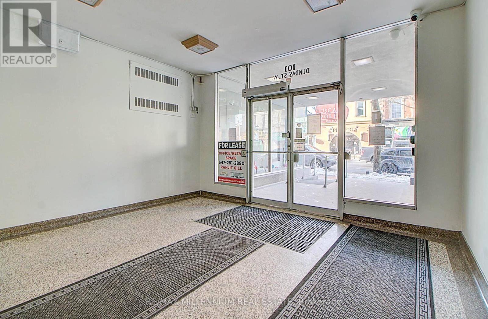Whitby (downtown Whitby), ON L1N2M2,101 Dundas ST #302