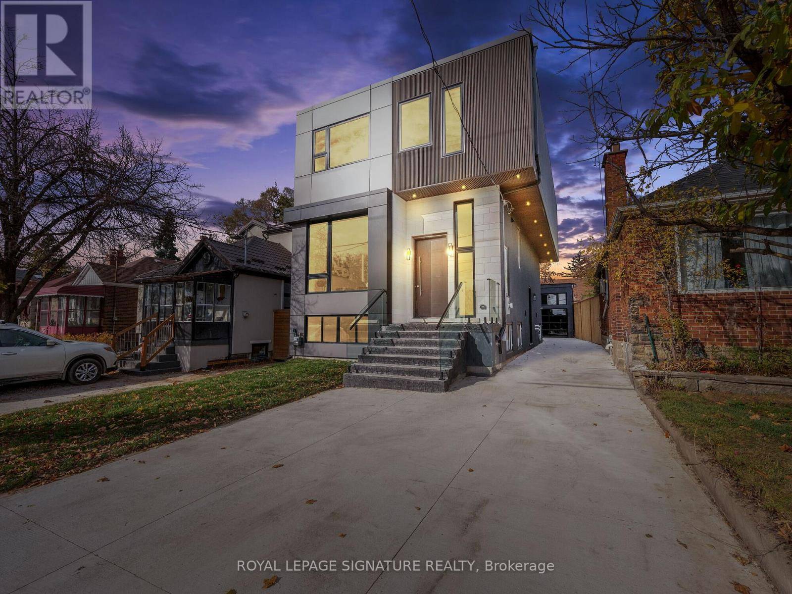 Toronto (east York), ON M4J2V7,376 O'CONNOR DRIVE