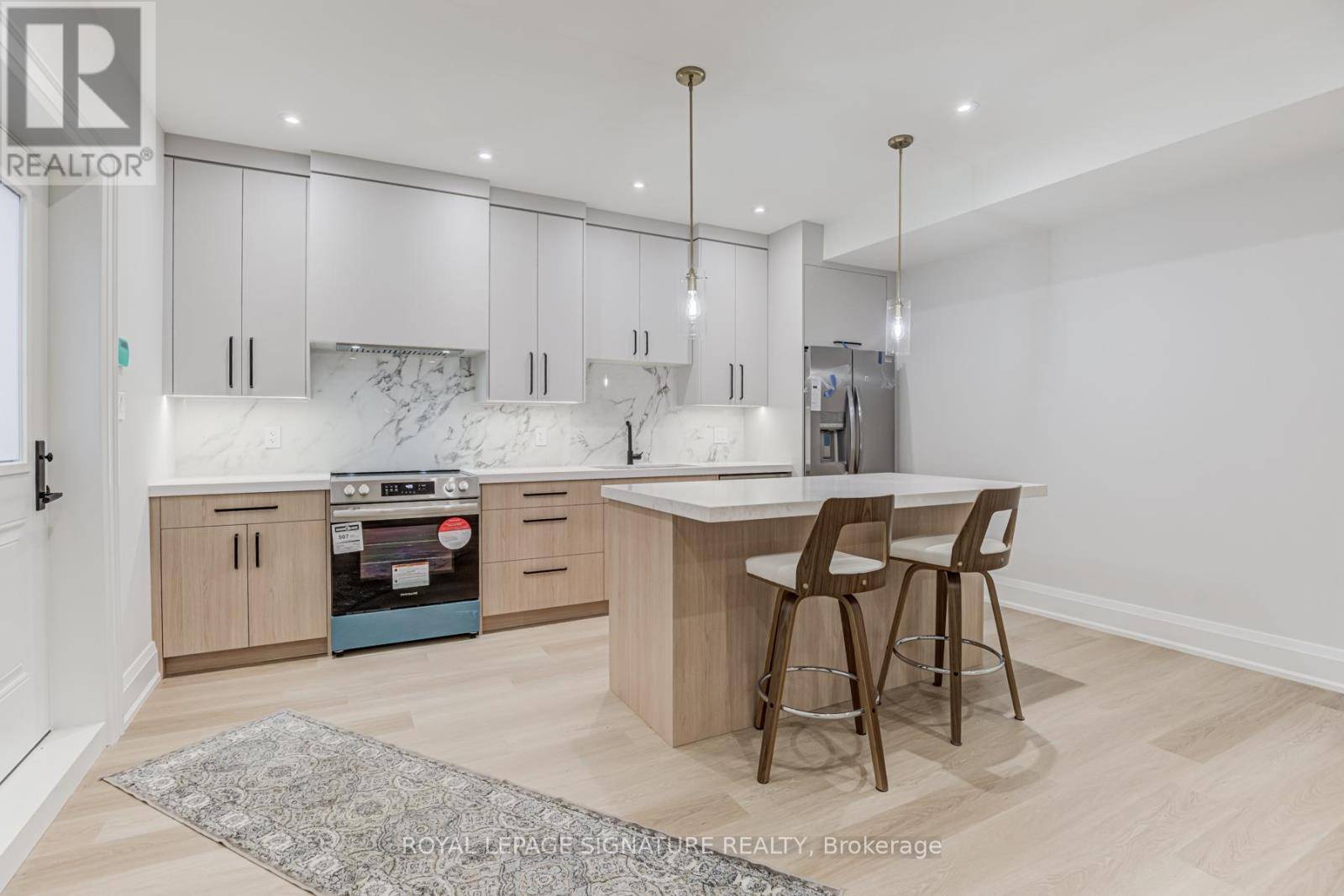Toronto (east York), ON M4C3W7,26 Norlong BLVD #Lower