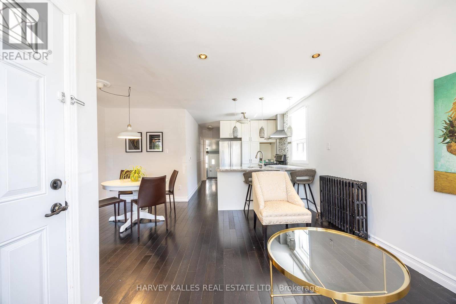 Toronto (danforth Village-east York), ON M4J2K6,210 GOWAN AVENUE