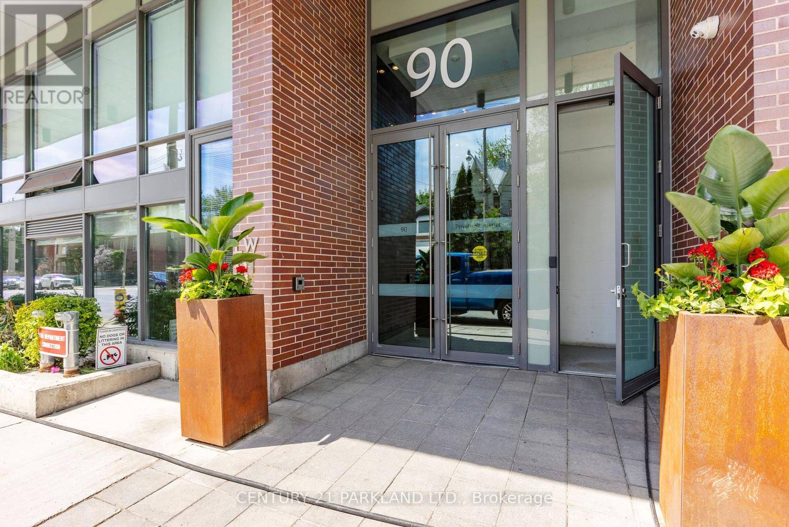 Toronto (south Riverdale), ON M4M0A7,90 Broadview AVE #720