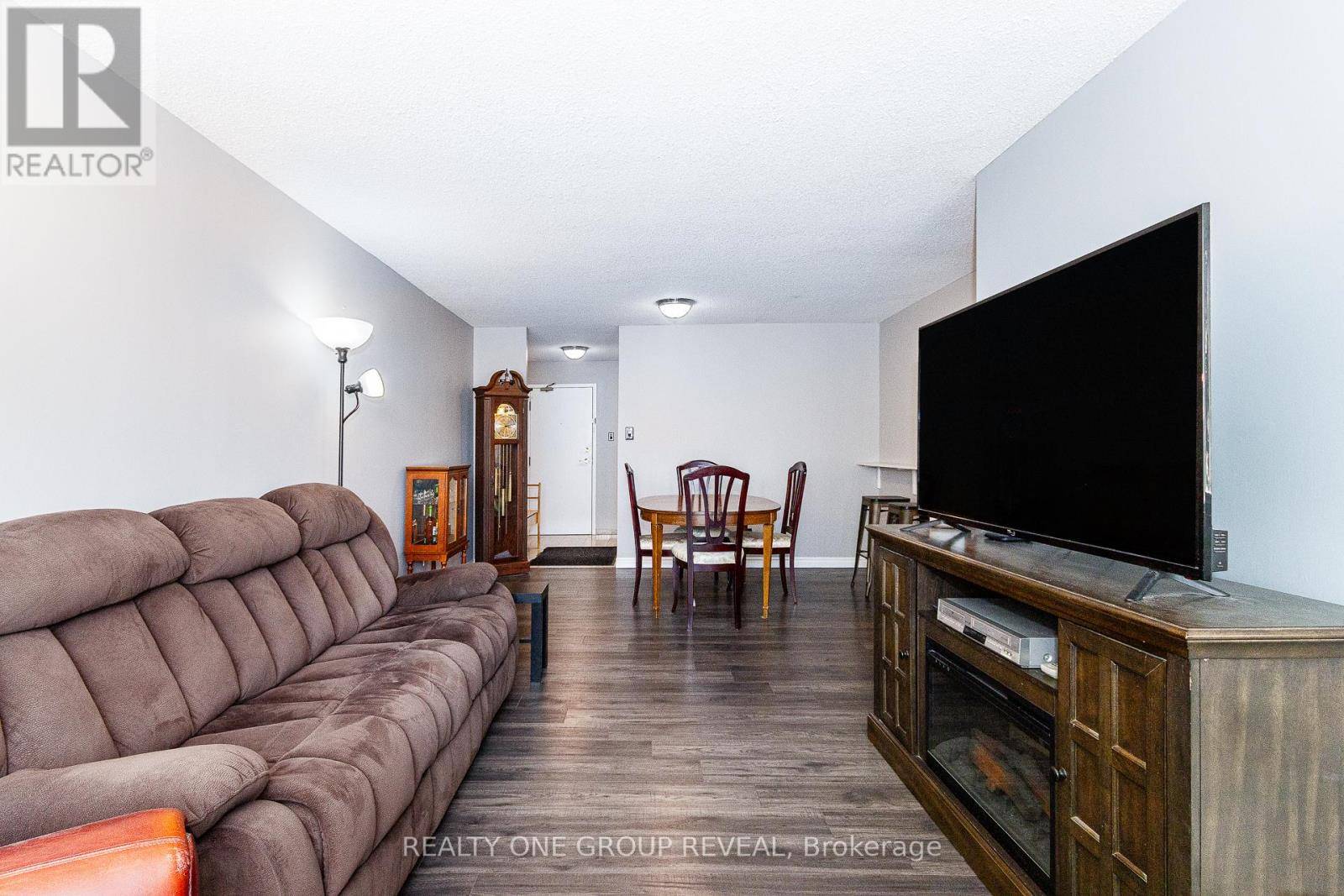 Toronto (rouge), ON M1B5M3,11753 Sheppard AVE East #314