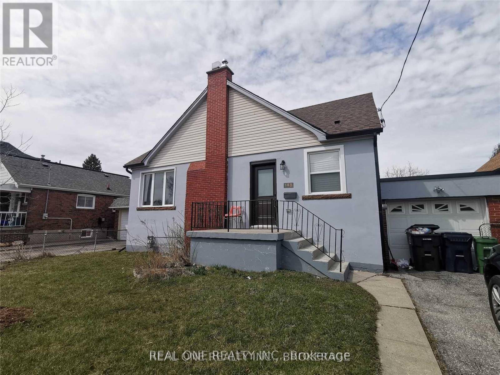 Toronto (clairlea-birchmount), ON M4B2A5,148 TIAGO AVENUE
