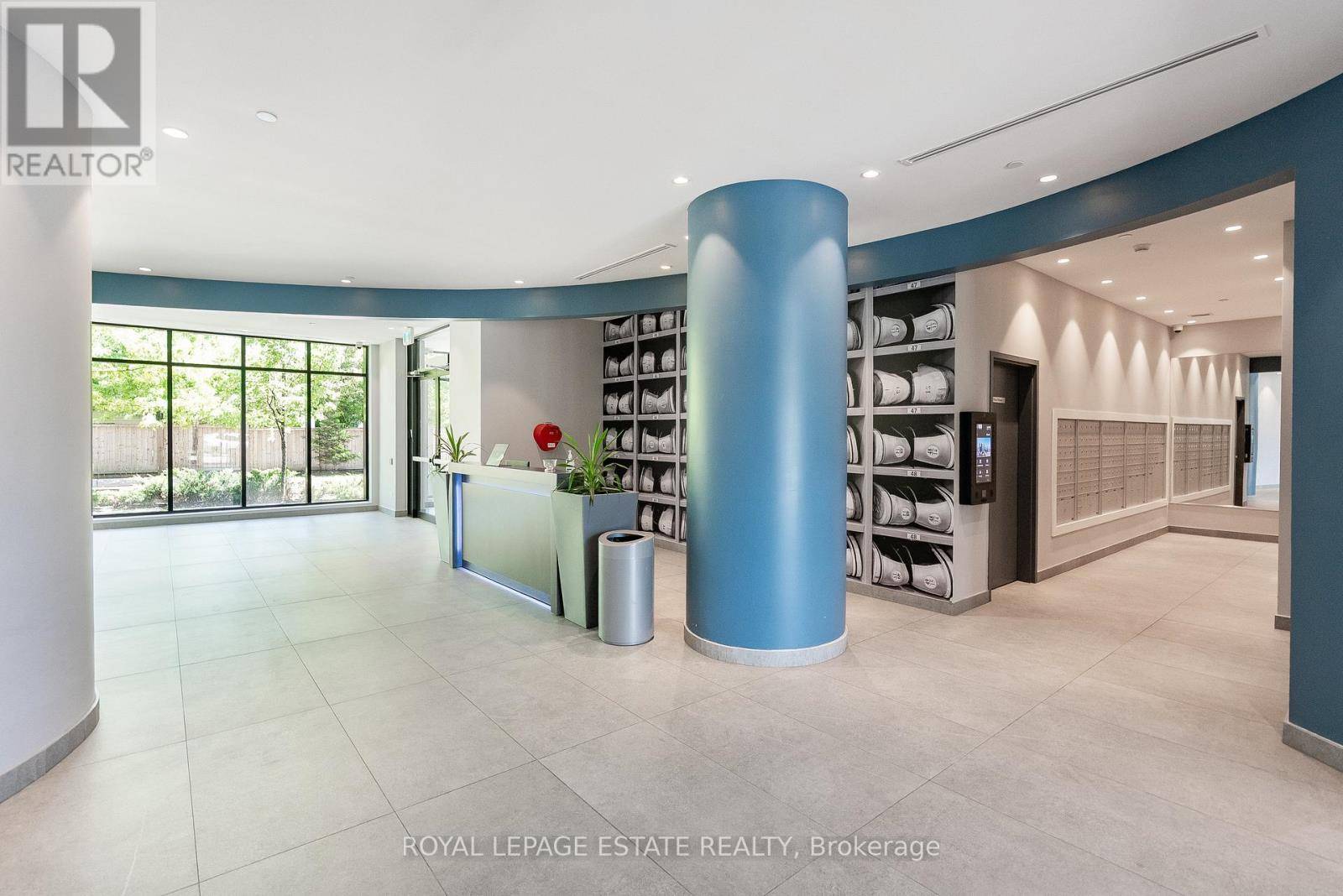 Toronto (east York), ON M4B2V5,1401 O'connor DR #317