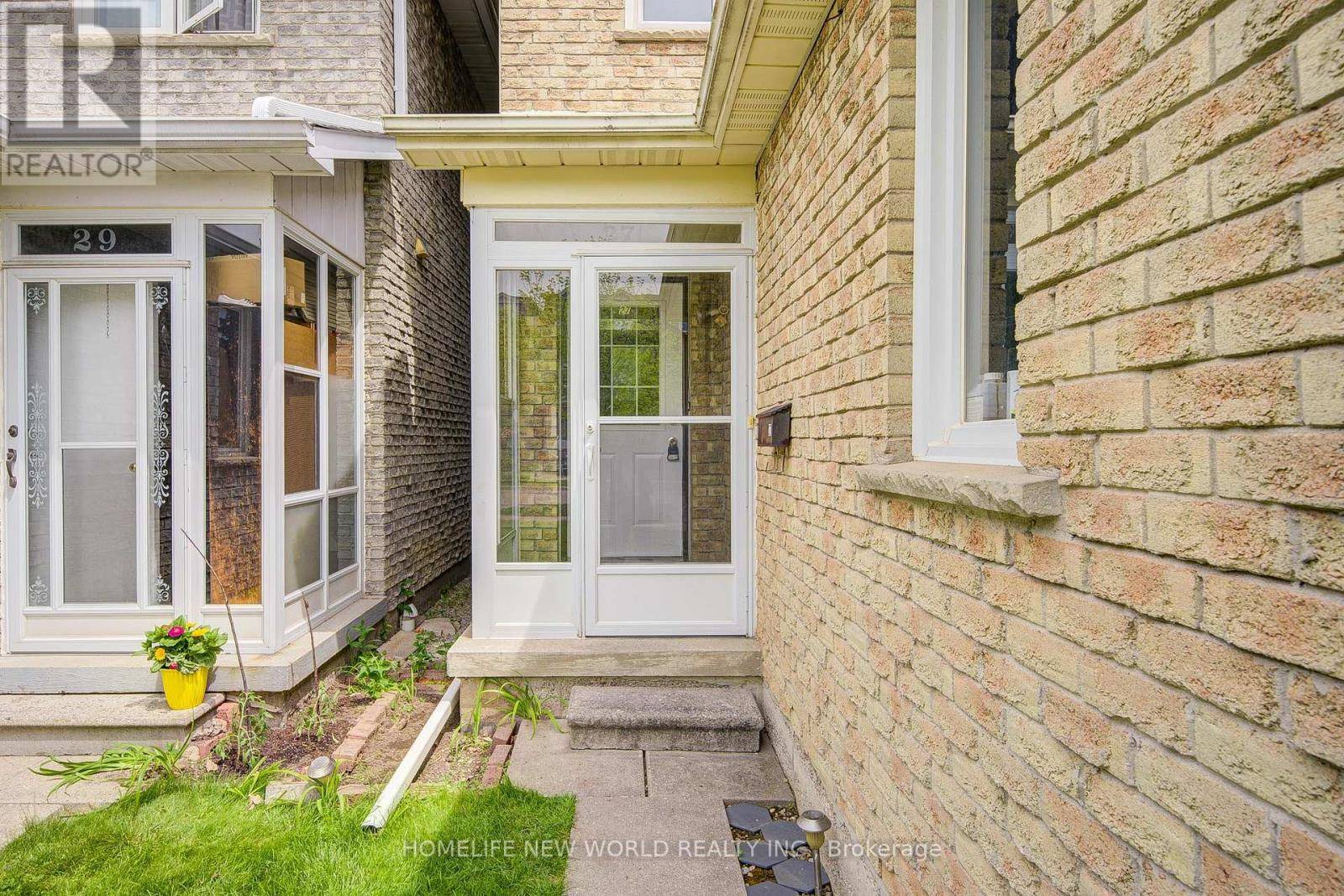 Toronto (agincourt South-malvern West), ON M1S3Z7,27 MASSIE STREET