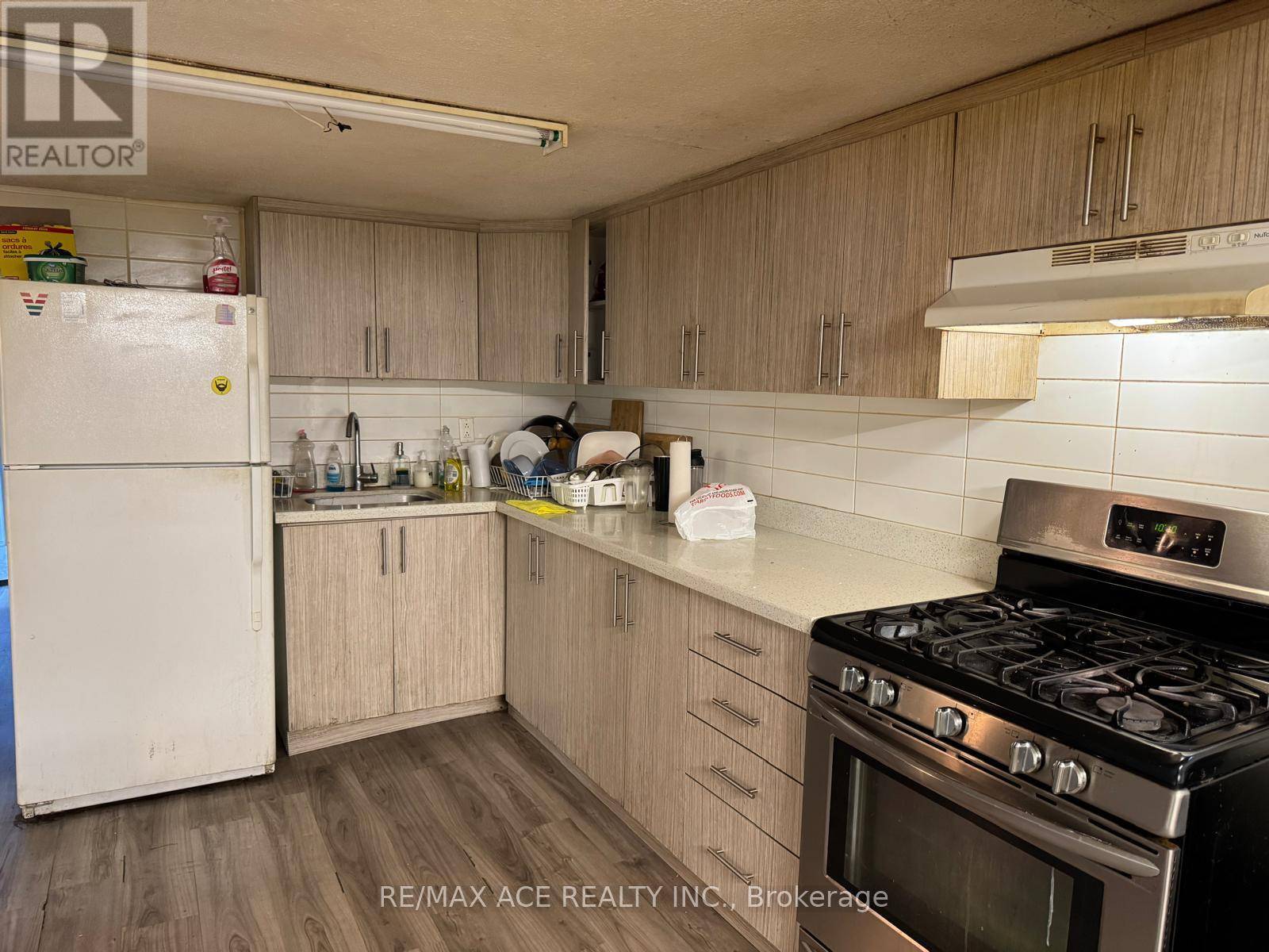 Toronto (cliffcrest), ON M1M1B2,59 KELSONIA AVENUE