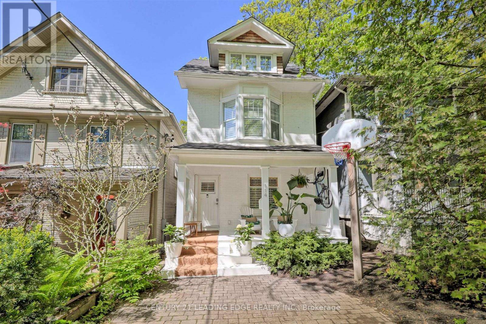 Toronto (the Beaches), ON M4E3L4,114 SILVER BIRCH AVENUE