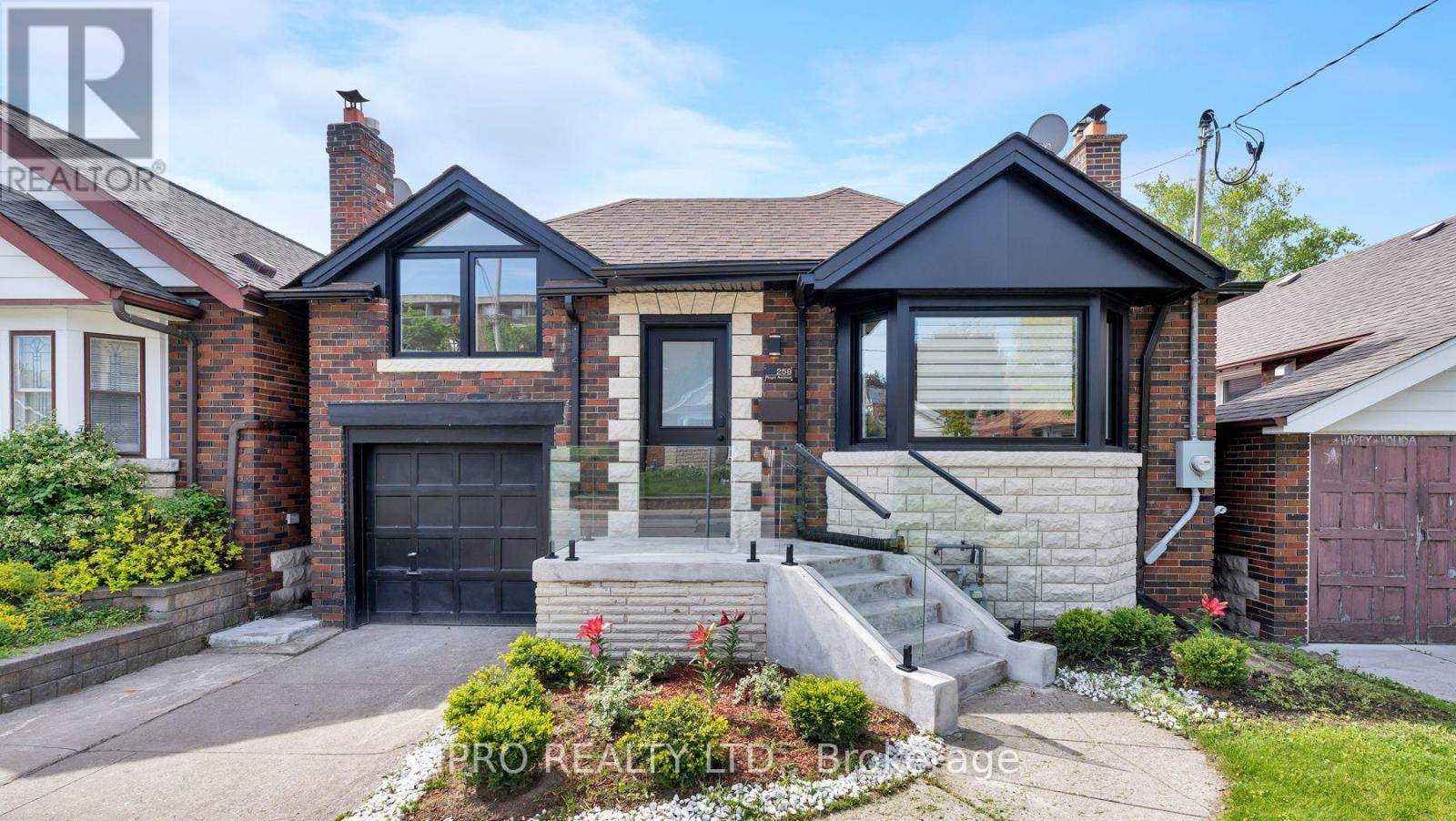 Toronto (danforth Village-east York), ON M4J2J4,259 FLOYD AVENUE