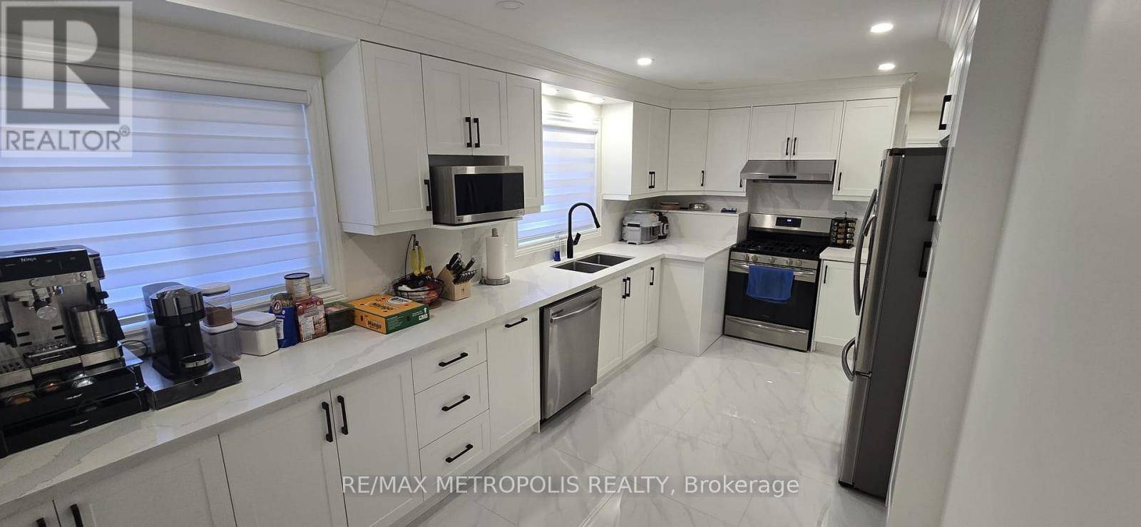 Toronto (woburn), ON M1J2Y3,23 ALANBURY CRESCENT