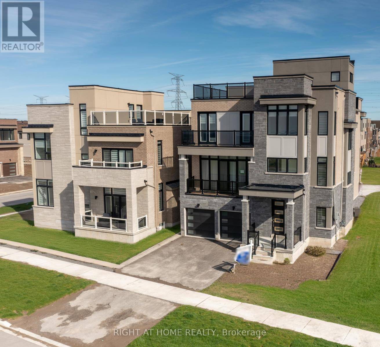 Clarington (bowmanville), ON L1C4B1,275 PORT DARLINGTON ROAD