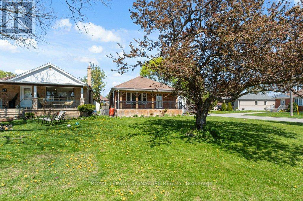 Toronto (wexford-maryvale), ON M1R3R8,46 ILFRACOMBE CRESCENT