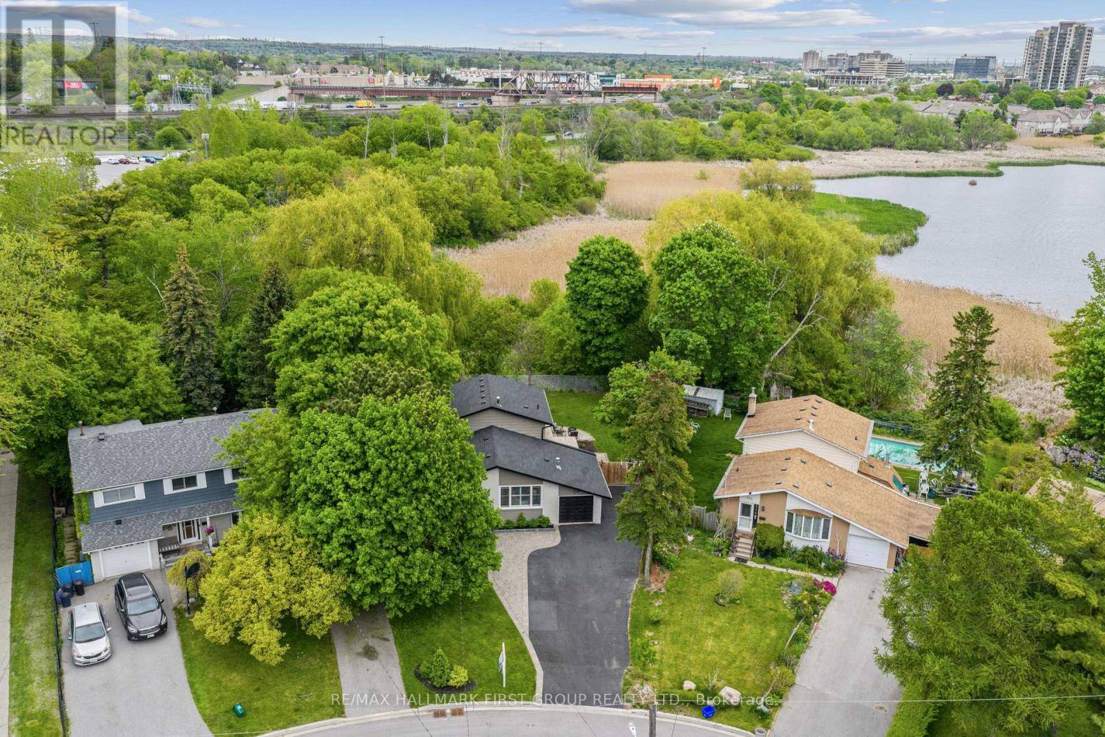Pickering (west Shore), ON L1W2L5,952 VISTULA DRIVE