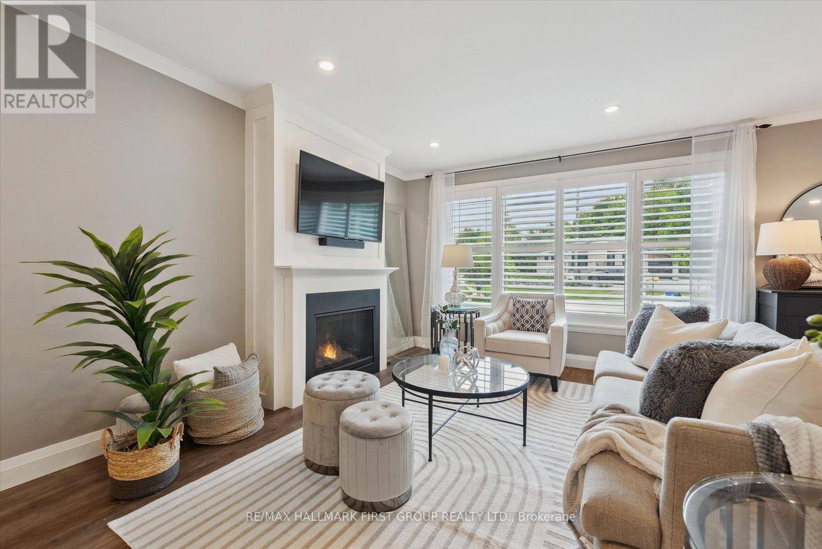 Pickering (west Shore), ON L1W2L5,952 VISTULA DRIVE