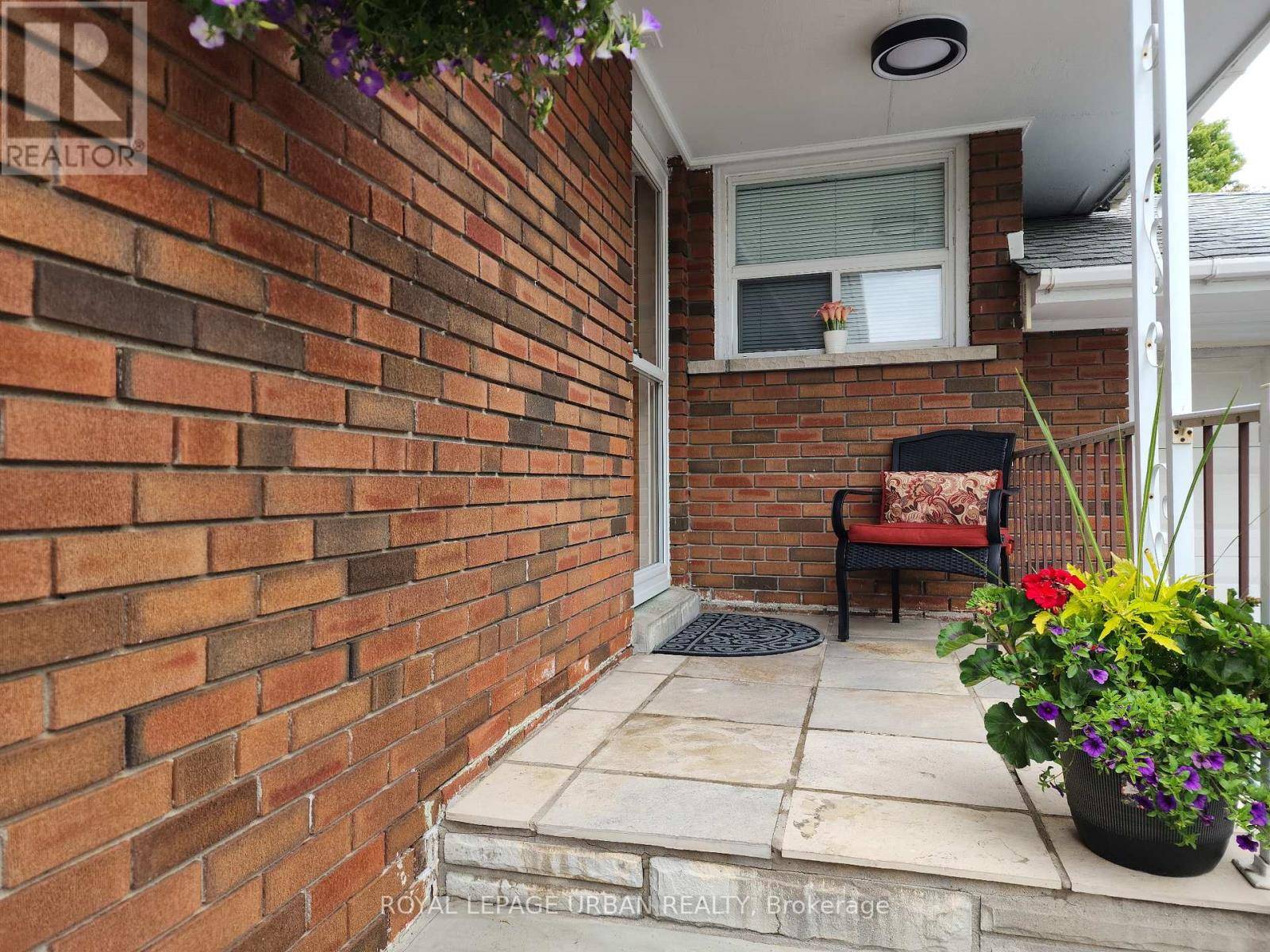 Toronto (clairlea-birchmount), ON M1K1V3,98 SILVIO AVENUE
