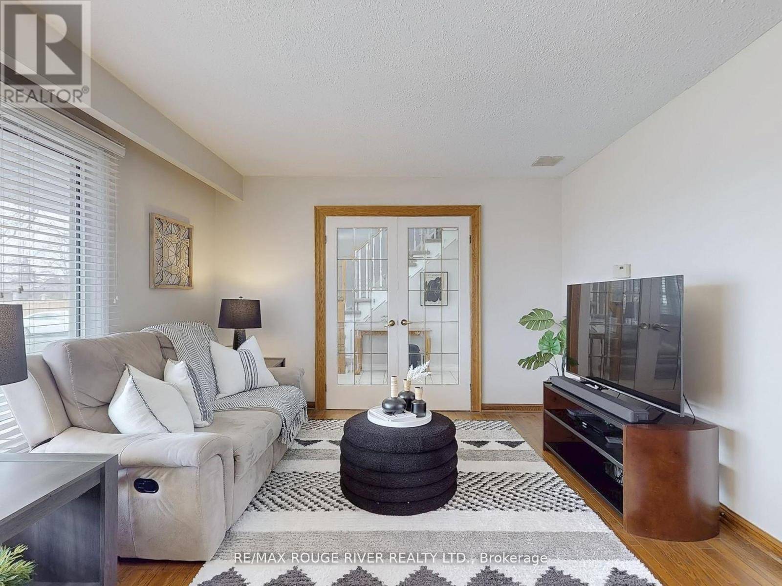 Pickering (west Shore), ON L1W2Y1,936 CECYLIA COURT