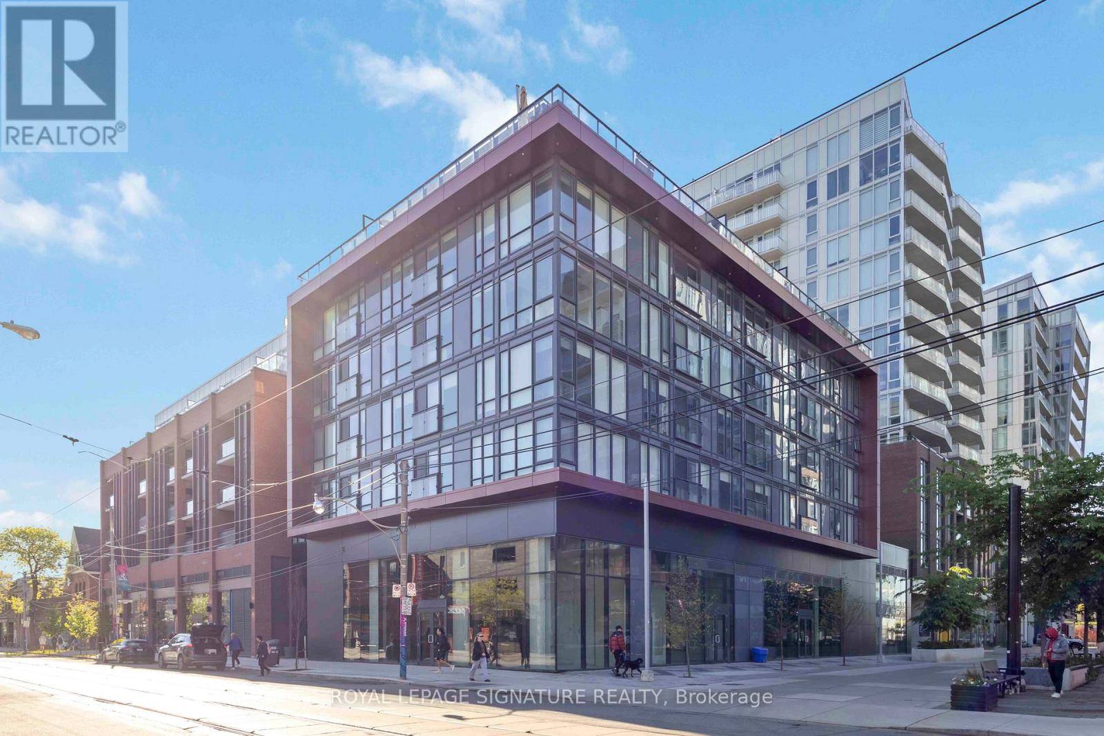 Toronto (south Riverdale), ON M4M1G4,665 Queen ST East #313