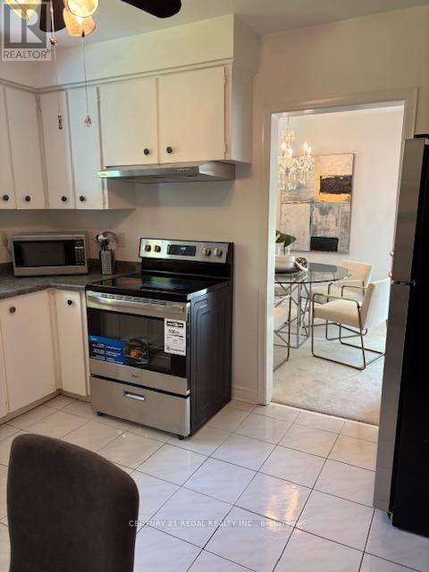 Toronto (rouge), ON M1C2M8,66 EAST WILLOW GATE