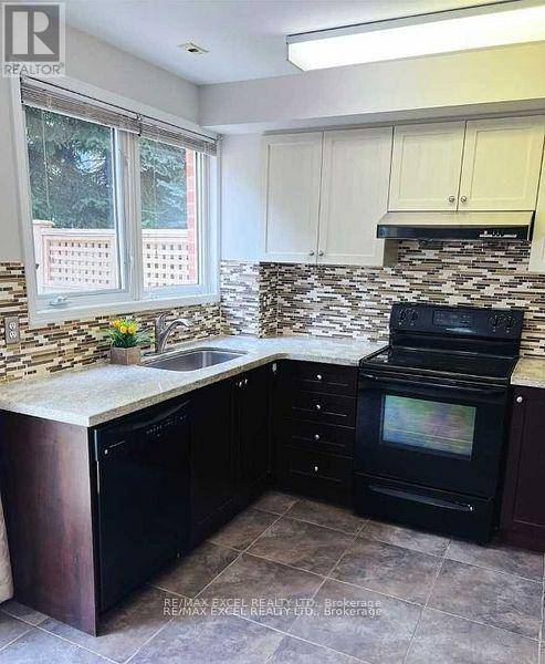 Toronto (malvern), ON L3S4P3,28 Rosebank DR #1010