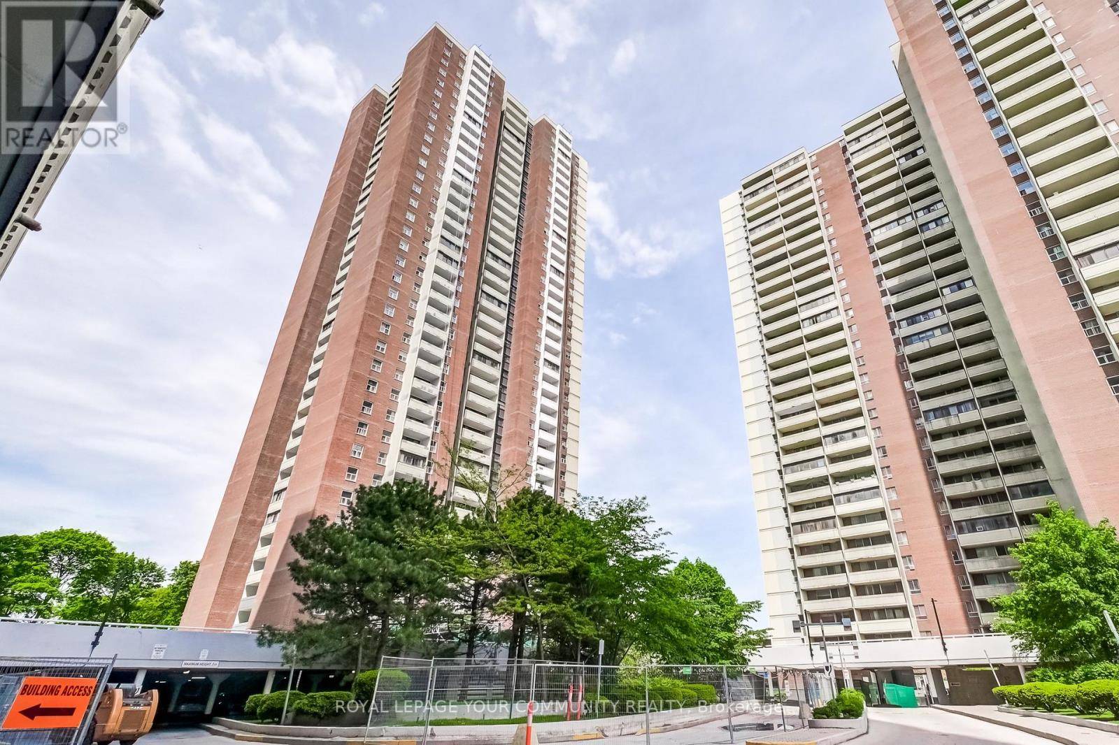 Toronto (crescent Town), ON M4C5L3,6 Crescent Town RD #406